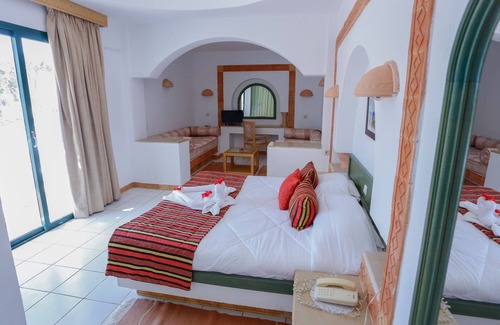 Mezraia Hotel | Relax at Aljazira Beach & Spa: Families and Couples Retreat