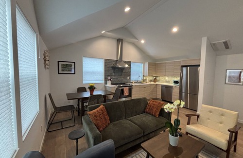 West Seattle Cottage | Modern Alki Beach Cottage: Oceanfront Retreat Near Lumen Field