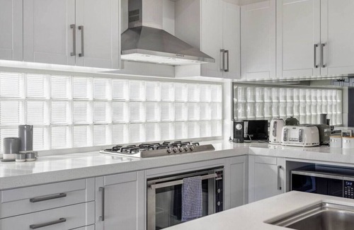 Port Noarlunga South House | Beachfront Bliss at Alkira Beach House - Port Noarlunga
