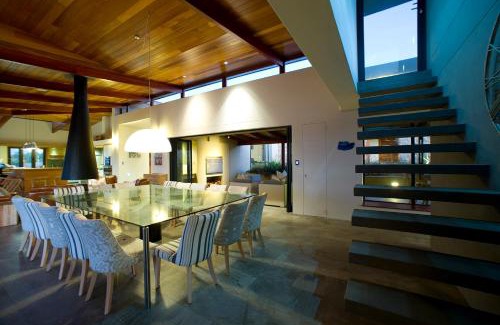 Brenton-on-Sea House | Experience Alkira Lodge: Oceanfront Bliss & Top Reviews
