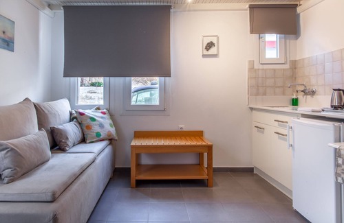 Paleopolis Hotel | Discover Alkyoni Studios: 4-Star Retreat with Breakfast