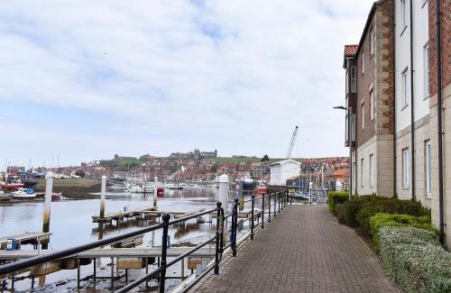 Whitby House | All Aboard: Family-Friendly Retreat with Great Reviews