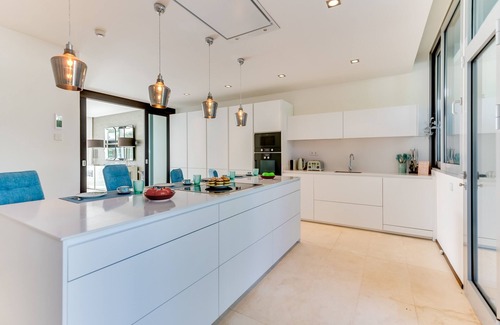 Marbella Villa | Experience Meisho Hills: Oceanfront Spa & Pool Retreat