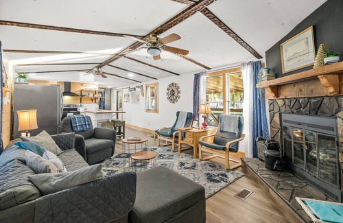Crescent City House | Refreshing Retreat: Renovated Hotel with Spa & Pet Friendly
