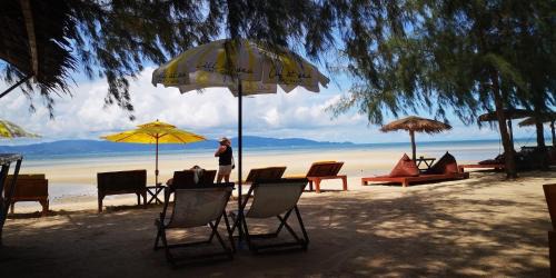 Ko Pha-ngan Resort | Relax at All At Sea Beach Resort with Oceanfront Views