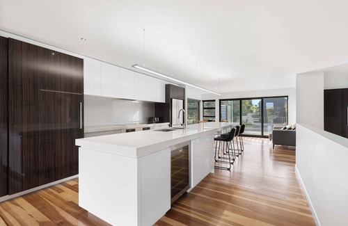 Te Rapa House | All Black # 10 Summar