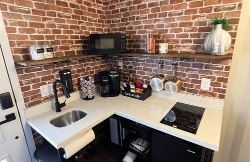 Lone Oak House | Experience Lakeside Bliss at The Haven Containers, Pet Friendly
