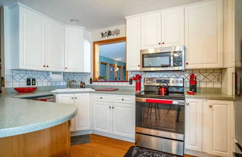 Massanutten House | Relaxing Retreat at Massanutten with Hot Tub & Great Amenities