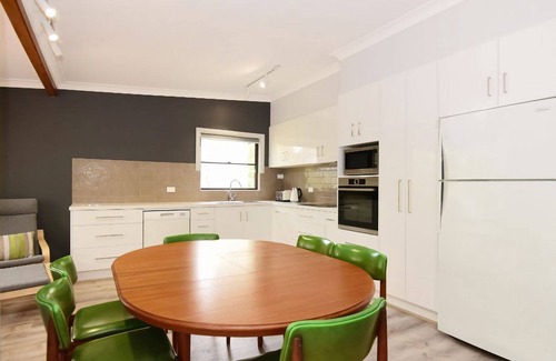Hyams Beach Apartment | Beachfront Bliss at All Decked Out by Jervis Bay Breaks