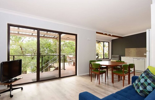 Hyams Beach Apartment | Beachfront Bliss at All Decked Out by Jervis Bay Breaks