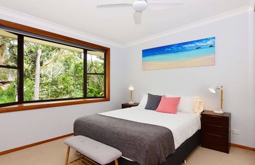 Hyams Beach Apartment | Beachfront Bliss at All Decked Out by Jervis Bay Breaks