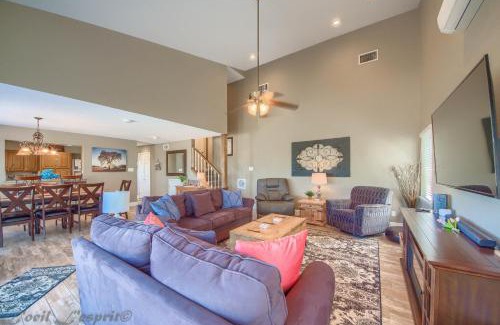 Canyon Lake House | Guest Rated 10/10: All Decked Out with Family-friendly Amenities