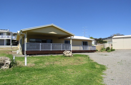 Para Wurlie House | Seaside Retreat in Turton: 3-Bedroom Home Near Beach