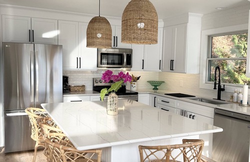 Lake Township House | Beautiful Family Retreat with Ocean Views and Great Amenities
