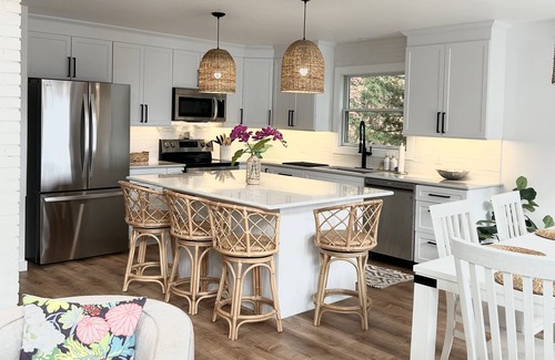 Lake Township House | Beautiful Family Retreat with Ocean Views and Great Amenities