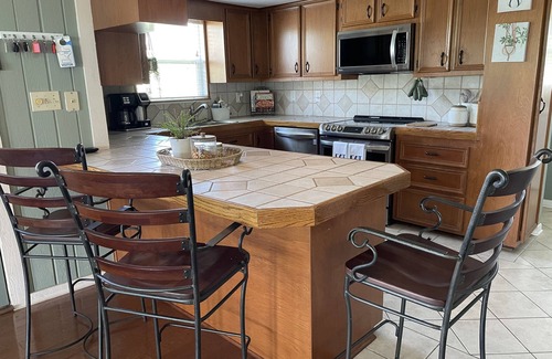 Coldspring House | Scenic Retreat on Beautiful Lake Livingston with Pool Access