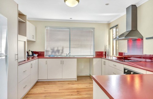 Port Willunga House | Scenic Getaway at Port Willunga with Family-Friendly Amenities