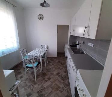 Sashalom House | Inviting All-in-a Good Space with Family-Friendly Amenities