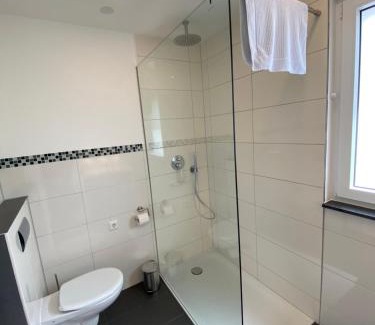 Fischeln Apartment | All-In Apartments in Fischeln with Garden View Near Düsseldorf