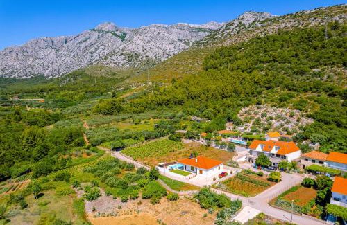 Stankovici Villa | Premier ALL IN Orebić: Oceanfront Bliss with Pool Access