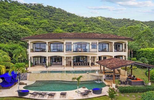 Coco Villa | Exclusive All-Inclusive Villa with Ocean View Amenities