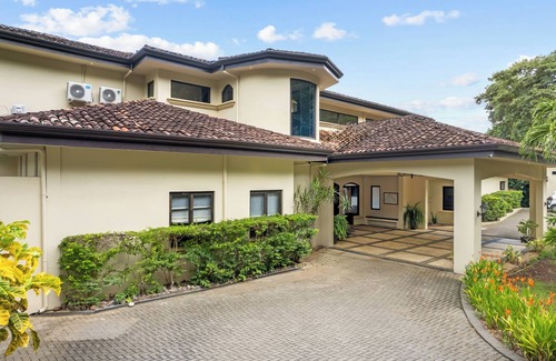 Coco Villa | Exclusive All-Inclusive Villa with Ocean View Amenities