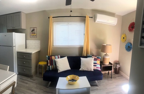 Nice Cottage | Book Your Getaway: 20% Off with Lake View Amenities