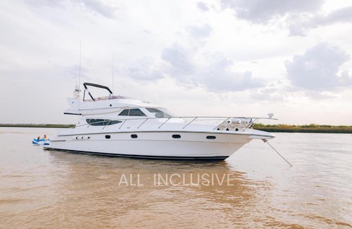 San Fernando Boat Rental | All-Inclusive Getaway with Family-Friendly Amenities
