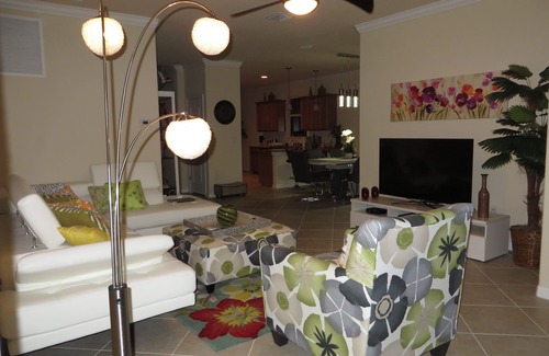 Gran Paradiso House | Inviting 3-Bedroom Oceanfront Home in Venice, Florida