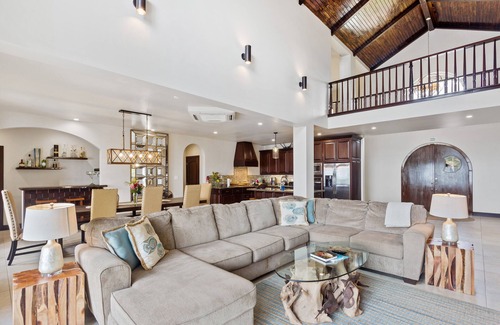 Surfside Villa | Rated 10/10: All-Inclusive Beachfront Villa near Placencia