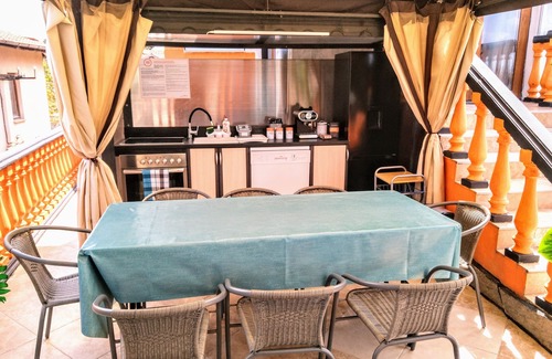 Chernomorets Villa | All-Inclusive Villa with Sea View and Pool Access