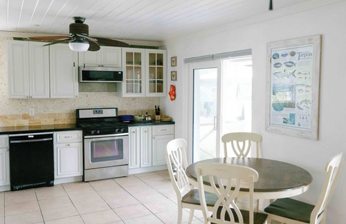 Kemps Bay Resort | Oceanfront Resort for 24 Guests with Top-Rated Amenities