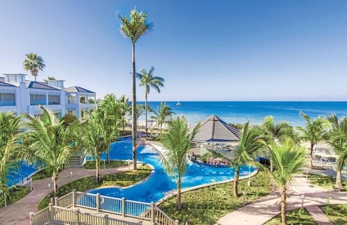 Orange Bay Apartment | ALL-INCLUSIVE Oceanfront Swim-Up Suite with Panoramic Terrace