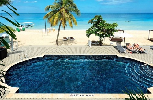 Orange Bay Apartment | ALL-INCLUSIVE Oceanview Suite with Direct Pool Access & Spacious Living Arean