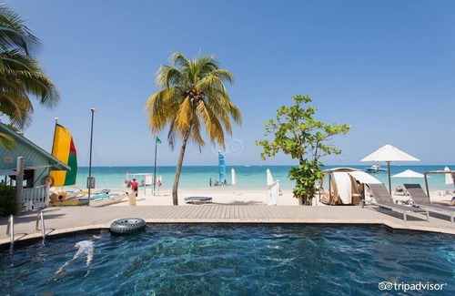 Orange Bay Apartment | ALL-INCLUSIVE Oceanview Suite with Direct Pool Access & Spacious Living Arean