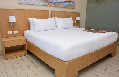 Los Maestros Resort | All-Inclusive Resort in Puerto Plata with Pool & Breakfast