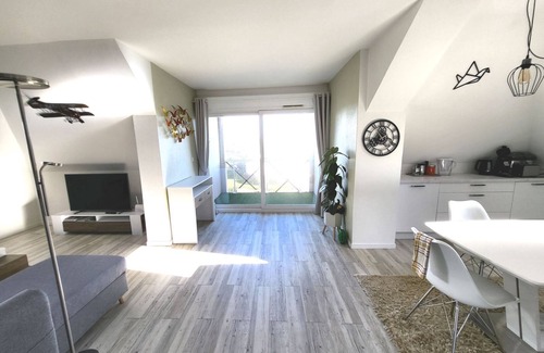 Saint-Briac-sur-Mer Apartment | All mod cons apartment with sea view and pools. Vast Longchamp beach 5 min walk