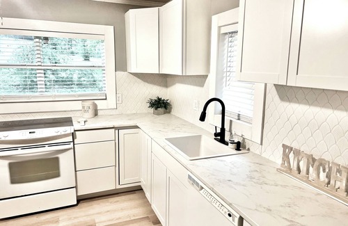 Ashdown House | Newly Updated Retreat with Hot Tub in Downtown Ashdown AR