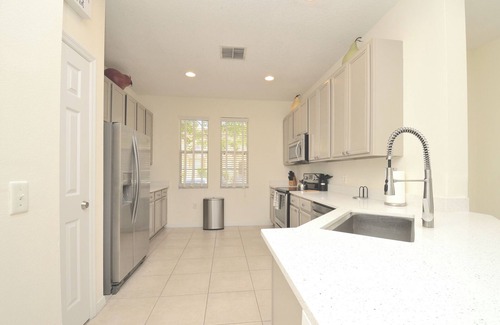Crestwynd Bay House | Freshly Remodeled Retreat Near Disney with Pool & Spa