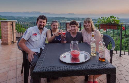 Ciglie Bed & Breakfast | Experience All'Ombra del Castello: Family & Pet Friendly Stay