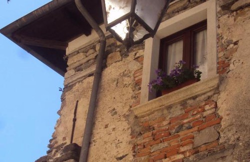 Orta San Giulio House | Discover All'Ombra dell'Antica Pietra - 4-Star Family Retreat