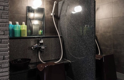 Chuo House | Comfortable Semidouble Rooms with Bath in Chuo-ku, Tokyo