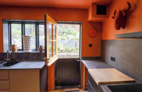 Old Town Hastings Cottage | ALL SAINTS, pet friendly, character holiday cottage in Hastings