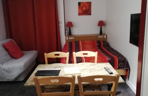 Cauterets Apartment | Prime Cauterets Apartment: Downtown, Wi-Fi & Family-Friendly