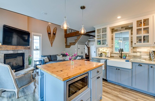 Warren Condo | Unforgettable Warren Mountain Getaway with Spa & Pool Access