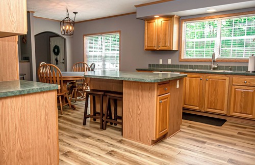 Roscommon House | All Seasons Getaway: Family-Friendly Retreat Near Trails