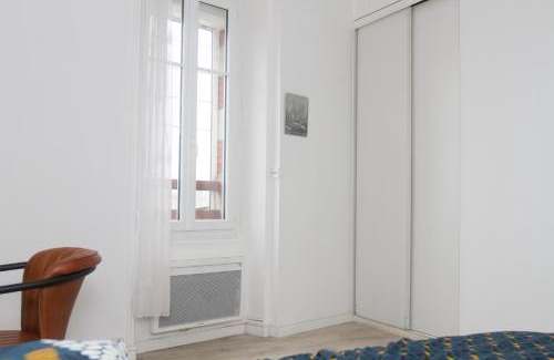 Zola Apartment | Convenient Location: Explore Shops Just Steps Away