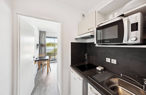 La Teste-de-Buch House | Comfortable All Suites Appart Hotel La Teste de Buch Stay