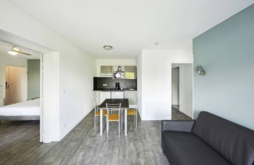 La Teste-de-Buch House | Comfortable All Suites Appart Hotel La Teste de Buch Stay