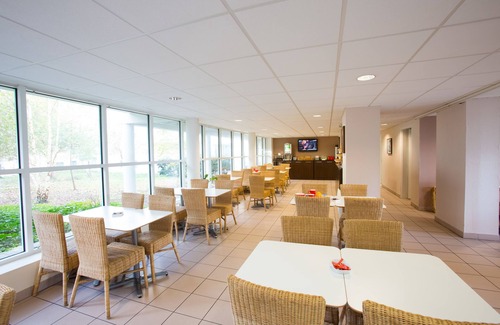 Merignac House | Cozy All Suites Appart Hotel Merignac with Pet-Friendly Amenities